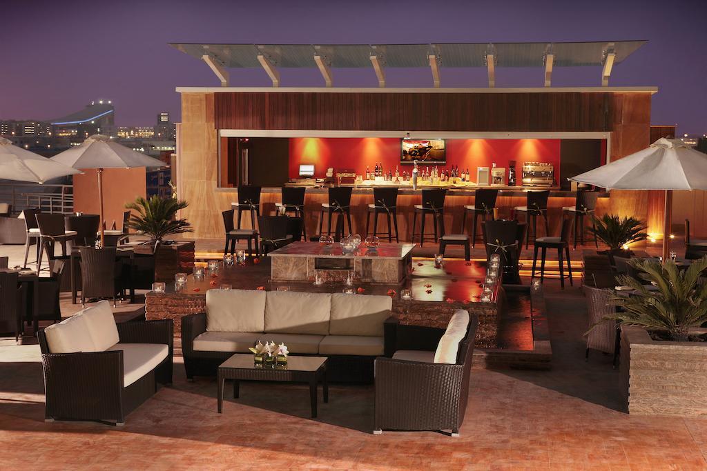 Media Rotana Dubai Hotell Restaurang bild